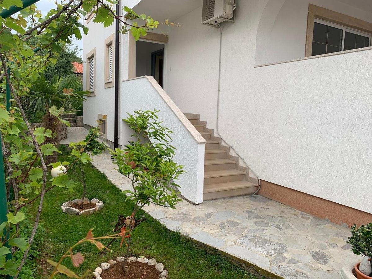 Apartman Kartec Крк Екстер'єр фото