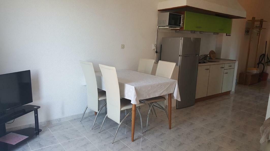 Apartman Kartec Крк Екстер'єр фото